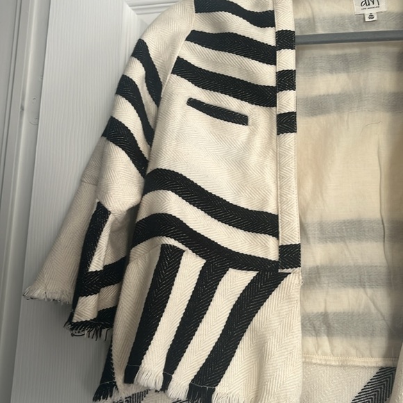DRA Los Angeles Jacket in black and cream stripes - Picture 2 of 5